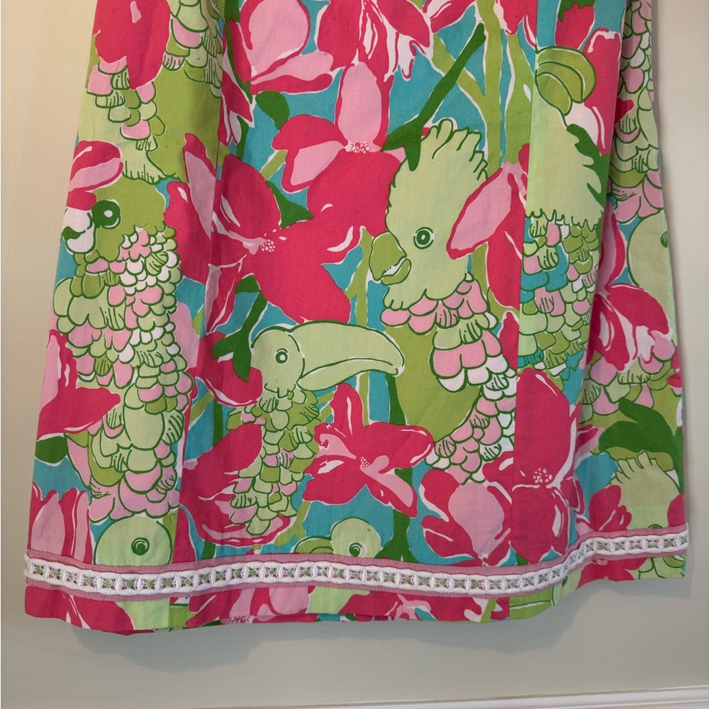 Vintage Lilly Pulitzer Cotton Dress in a Pink Green Floral/Parrot Pattern Size 0 - Picture 5 of 11